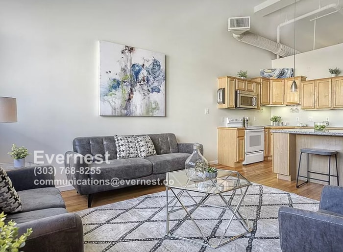 Building Photo - 1555 California St