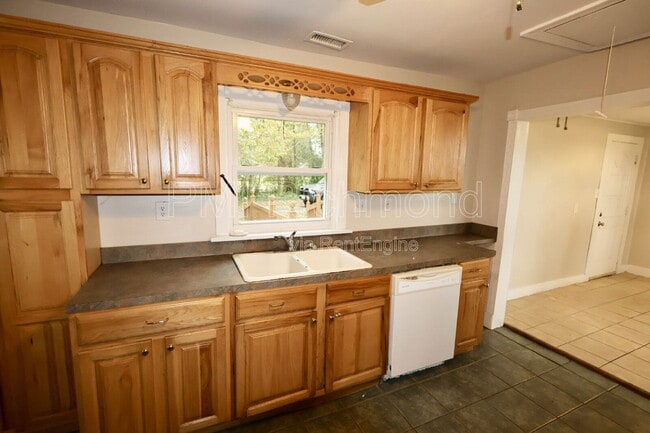 Building Photo - 3963 Oakleys Ln