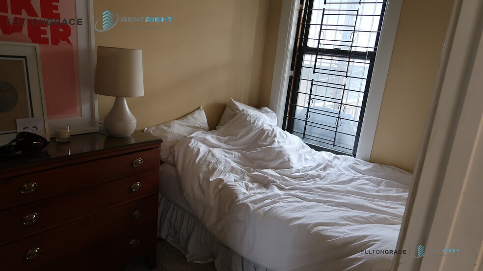 Building Photo - 1443 N Bosworth Ave