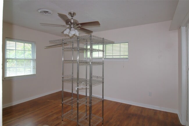 Building Photo - 1800 Richardson Ln