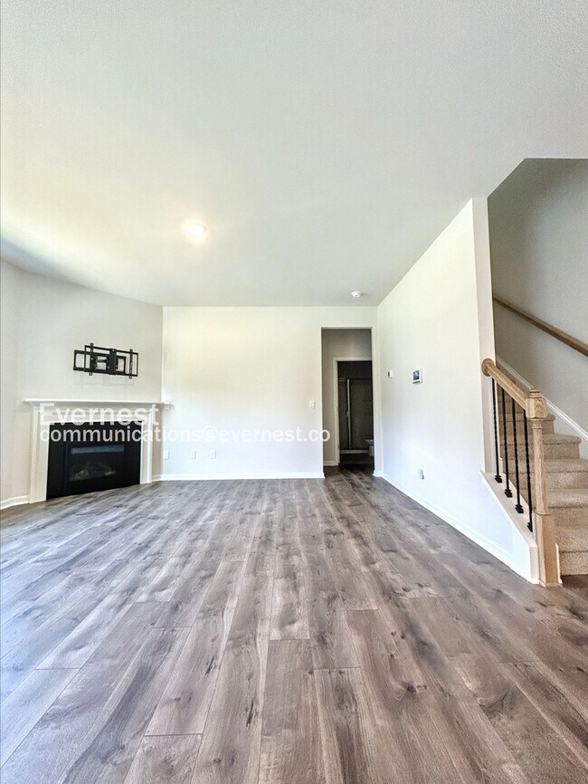 Building Photo - 709 Tobacco Rd