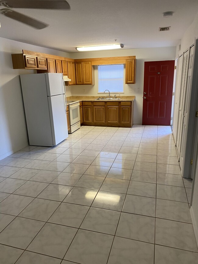 Building Photo - 1568 N Delaware Ave