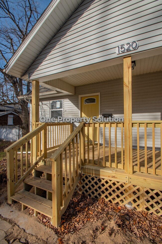 Building Photo - 1520 W 45th St