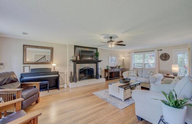 Building Photo - 8327 Poplar Pike