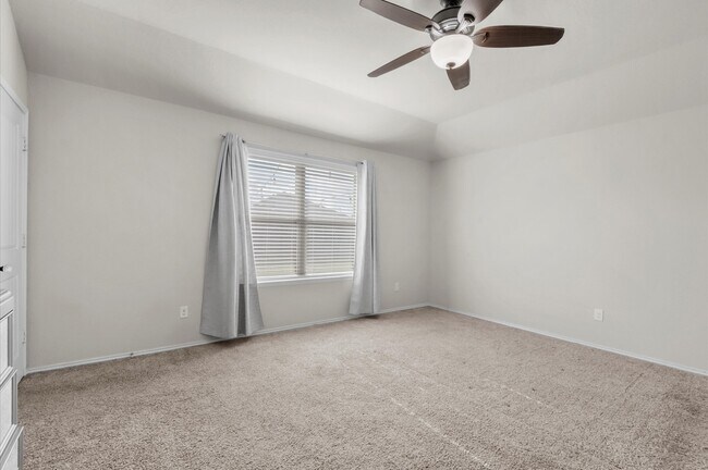 Building Photo - 8207 Amaryllis Ct