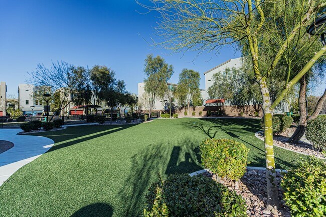 Building Photo - Rooftop Balcony