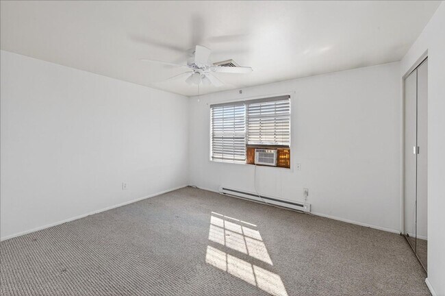 Building Photo - 717-717 Southfield Ct