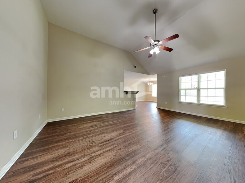 Building Photo - 107 Fontenot Dr