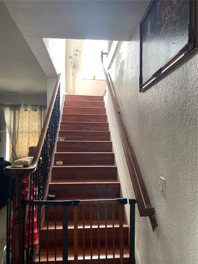 Building Photo - 2300 NE 37th Rd