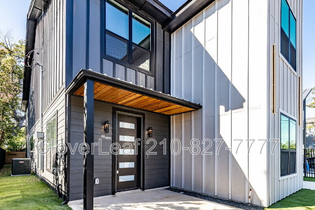 Building Photo - 414 Montana St