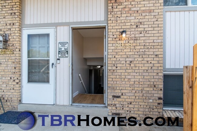 Building Photo - 8656 W 62nd Pl