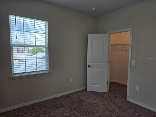 Building Photo - 2865 High Pointe St