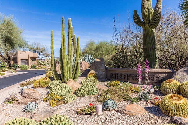 Building Photo - 7152 E Night Glow Cir