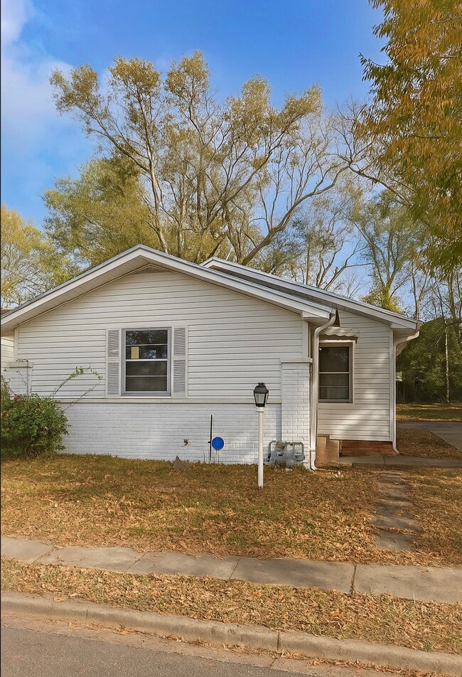 Primary Photo - 941 47th Pl N