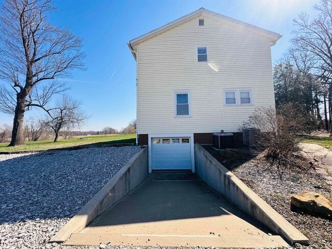 Building Photo - 5500 Big Cynthiana Rd