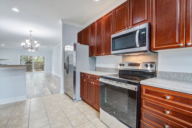 Building Photo - 4902 Lake Palmetto Ln