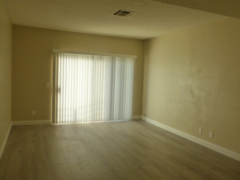 Building Photo - 7100 Pirates Cove Rd