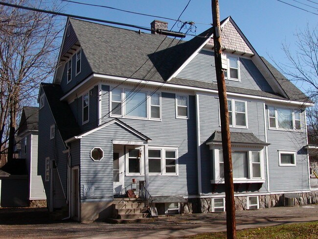 Primary Photo - 721 Locust St