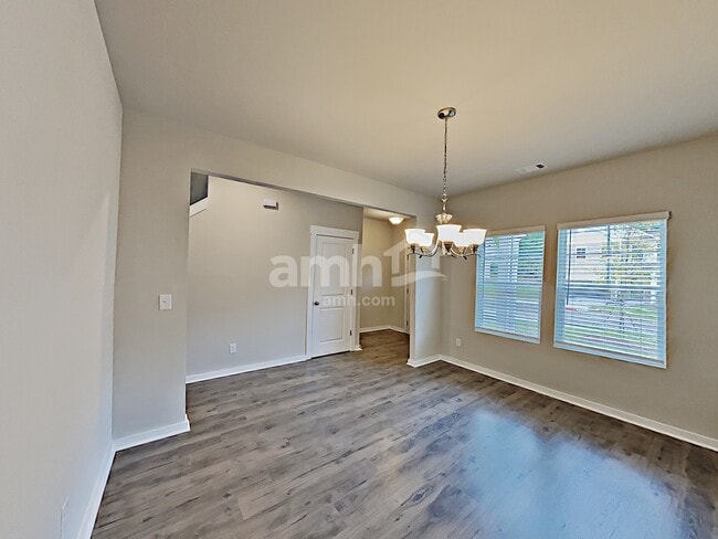 Building Photo - 518 Camp dr