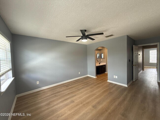 Building Photo - 1819 Lago Del Sur Drive