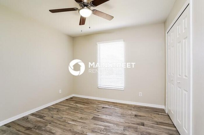 Building Photo - 3 Bedroom Pet-Friendly Home in Cape Coral, FL with Main Street Renewal