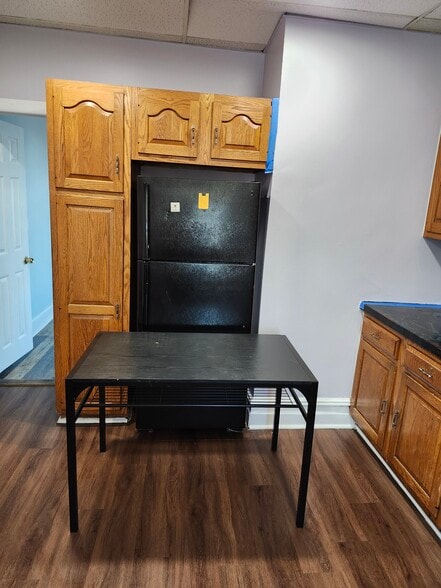 EIK - 70 Valentine St