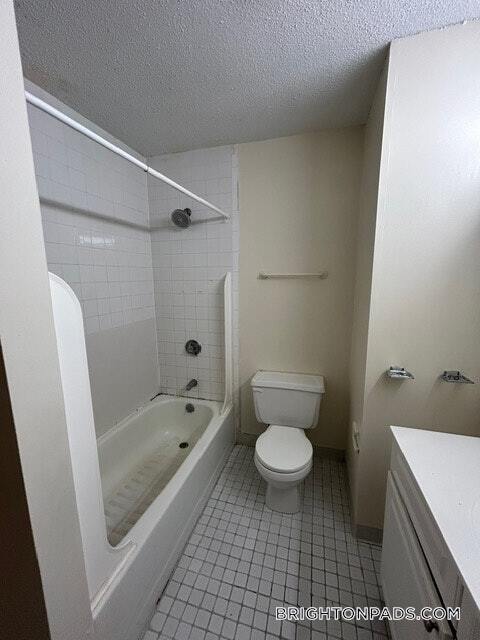 Building Photo - 154 N Beacon St