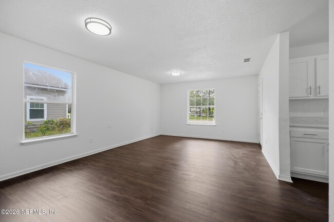 Building Photo - 2117 W 39th St