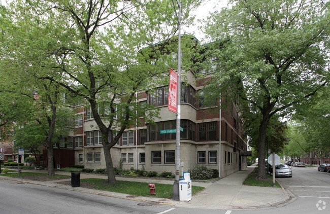 5337 S Hyde Park Blvd - 5337 S. Hyde Park Boulevard