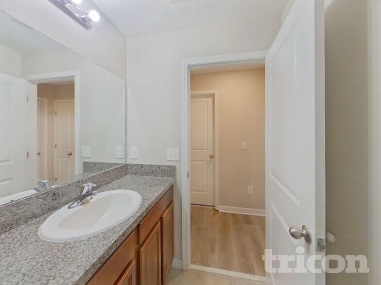 Building Photo - 11115 Hudson Hills Ln