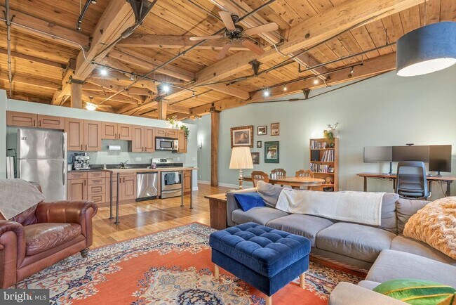 Building Photo - 2551 Trenton Ave