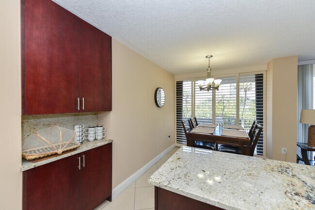 Building Photo - 4200 N Ocean Dr