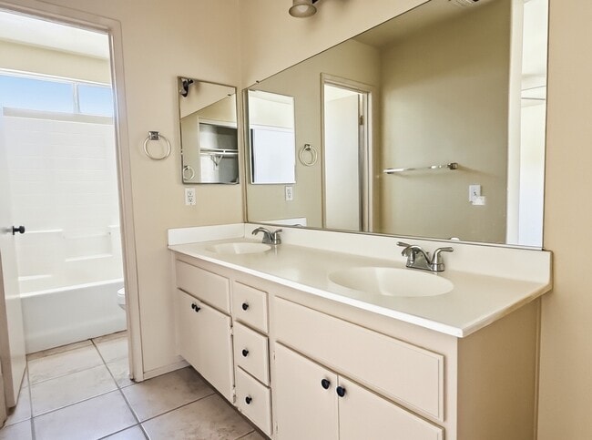 Building Photo - 66820 Yucca Dr