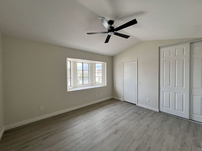 Building Photo - 1240 N Citrus Ave