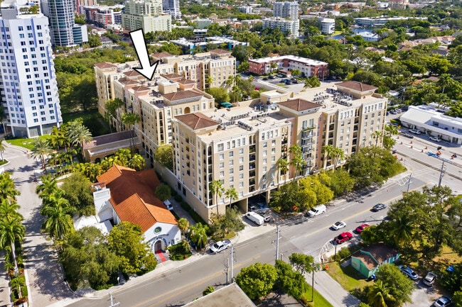 Building Photo - 520 SE 5 Ave