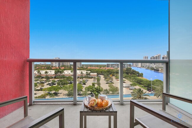 Primary Photo - 2602 E Hallandale Beach Blvd
