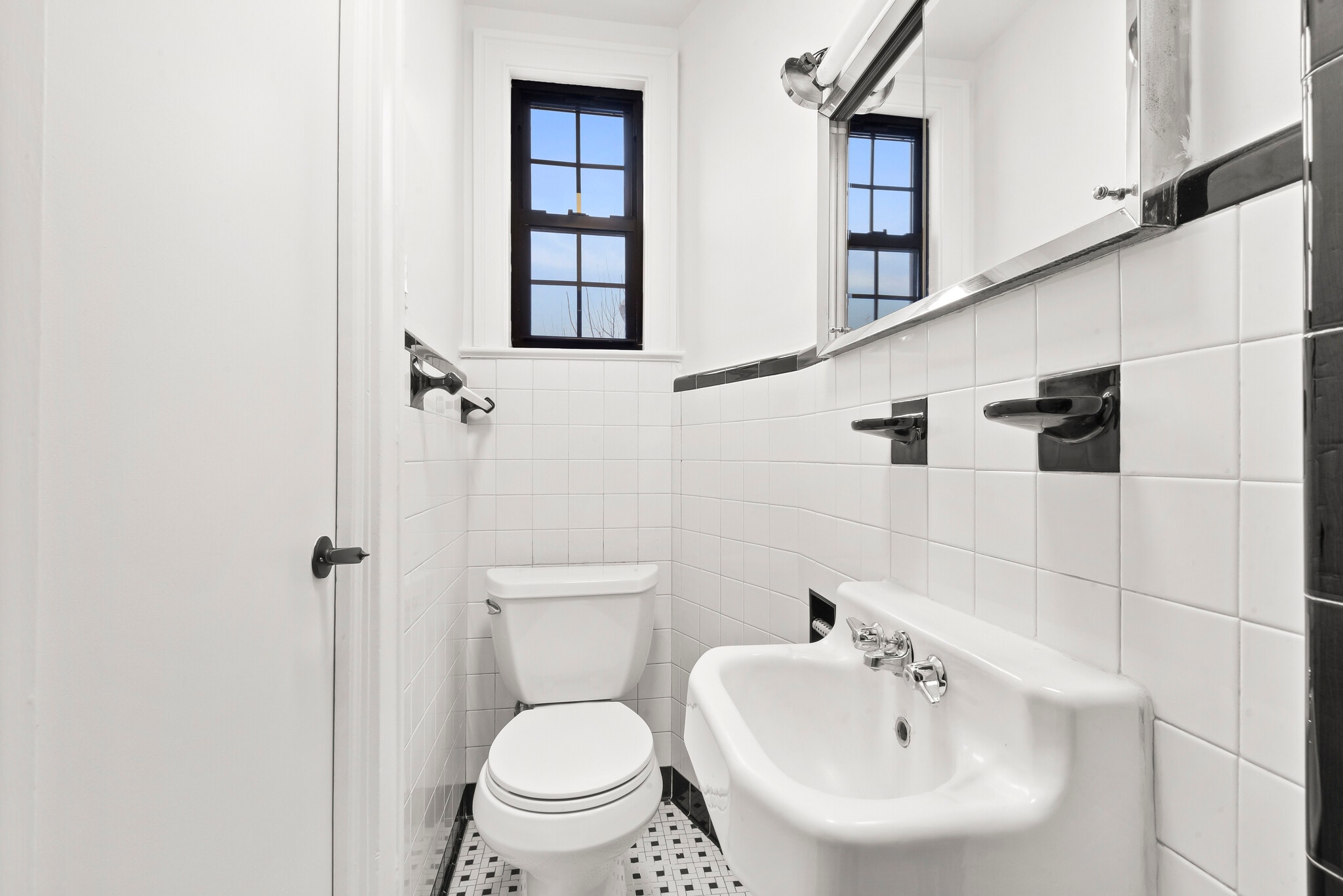 Building Photo - 522 23rd St