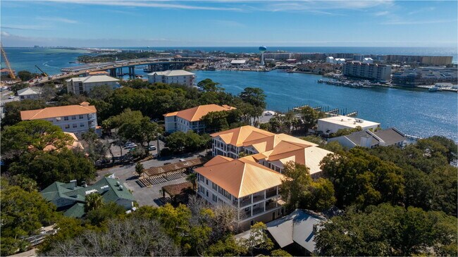 Building Photo - 159 Brooks St SE