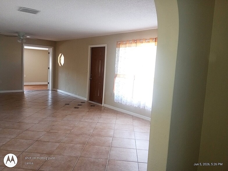 Building Photo - 1439 Glick Dr