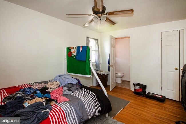 Building Photo - 10 Sherwood Ln