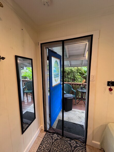 Building Photo - 324B Kalama St