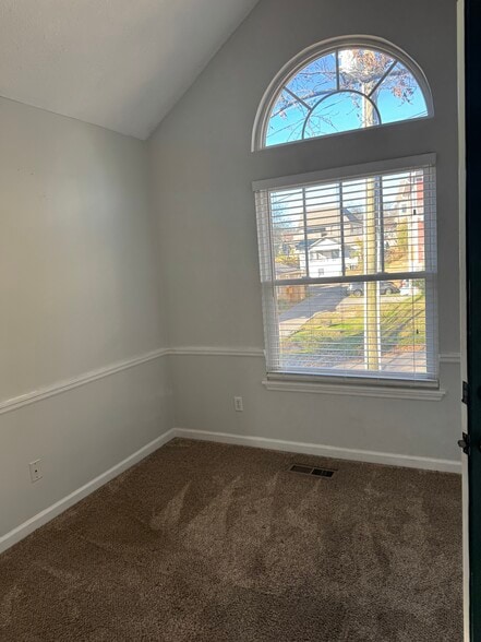 Building Photo - 112 E Manning St