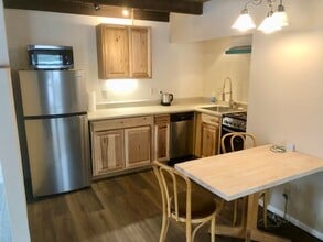 Building Photo - 230 Carriage Way