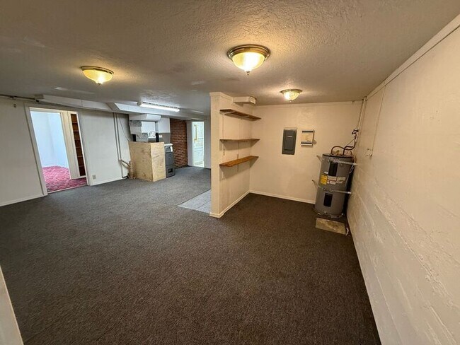 Building Photo - 3490 Neef Ave SE