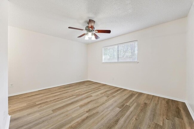 Building Photo - 8405 Loralinda Dr