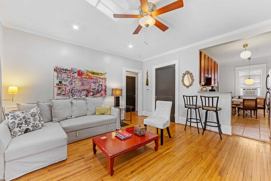 Primary Photo - 800 Magnolia Ave