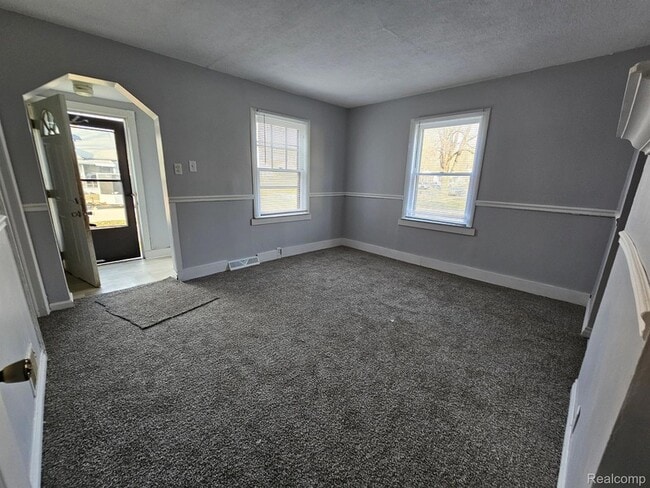 Building Photo - 6828 Meadow Ave