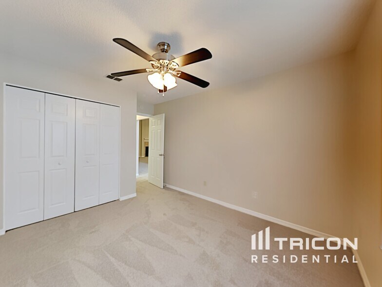 Building Photo - 3251 Deerfield Pointe Dr