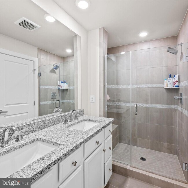 Building Photo - 44674 Provincetown Dr