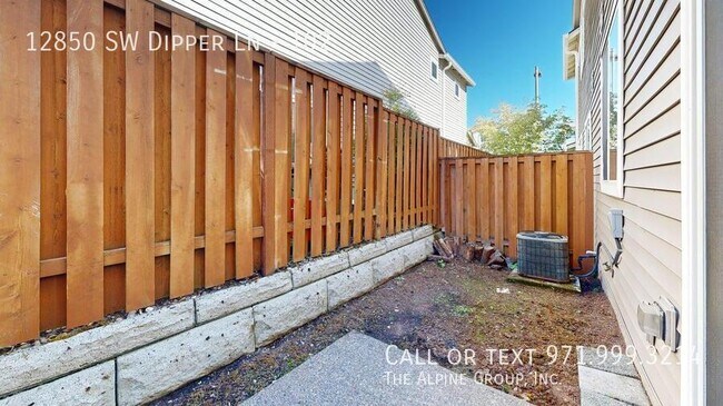 Building Photo - 12850 SW Dipper Ln
